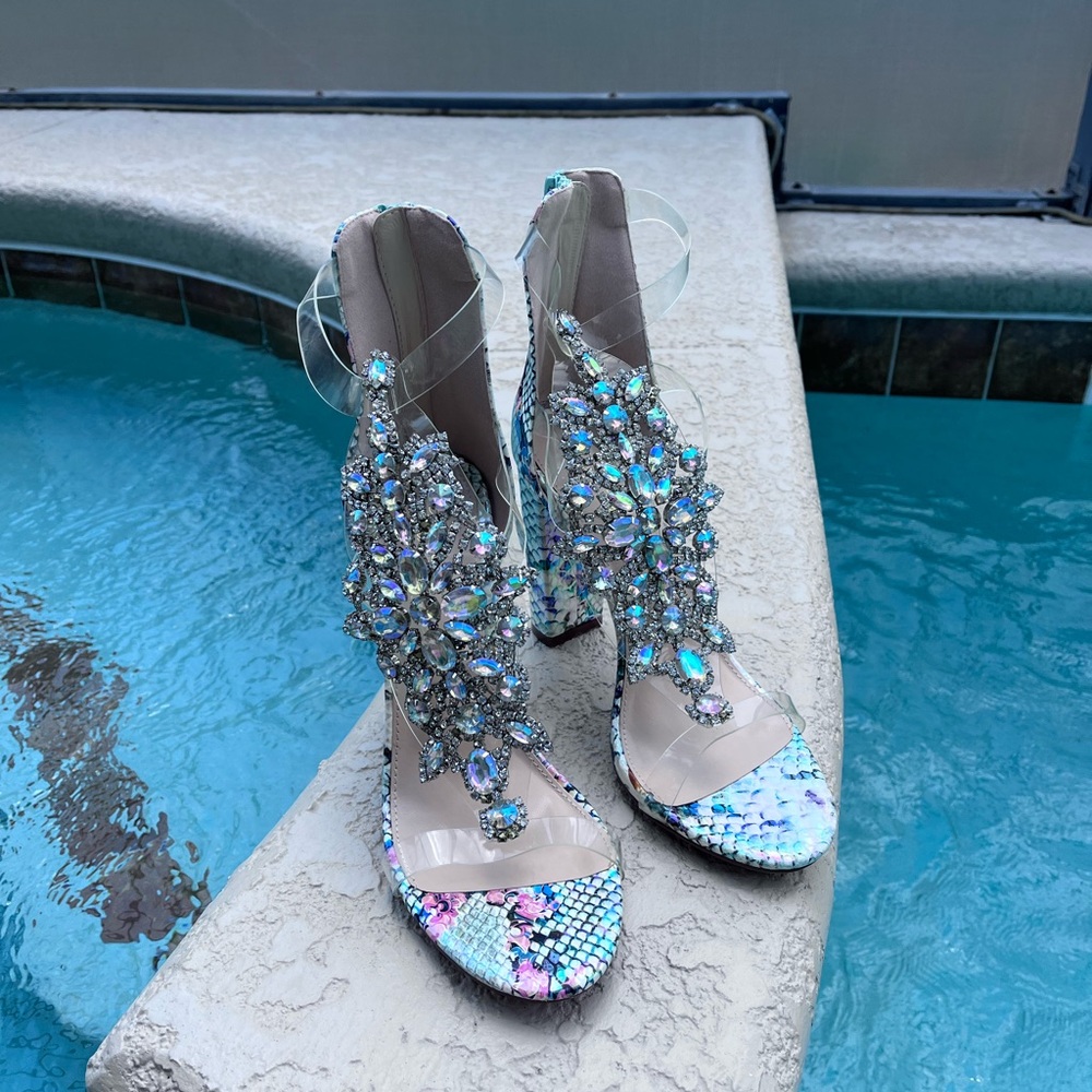Bedazzled size 10 party heels